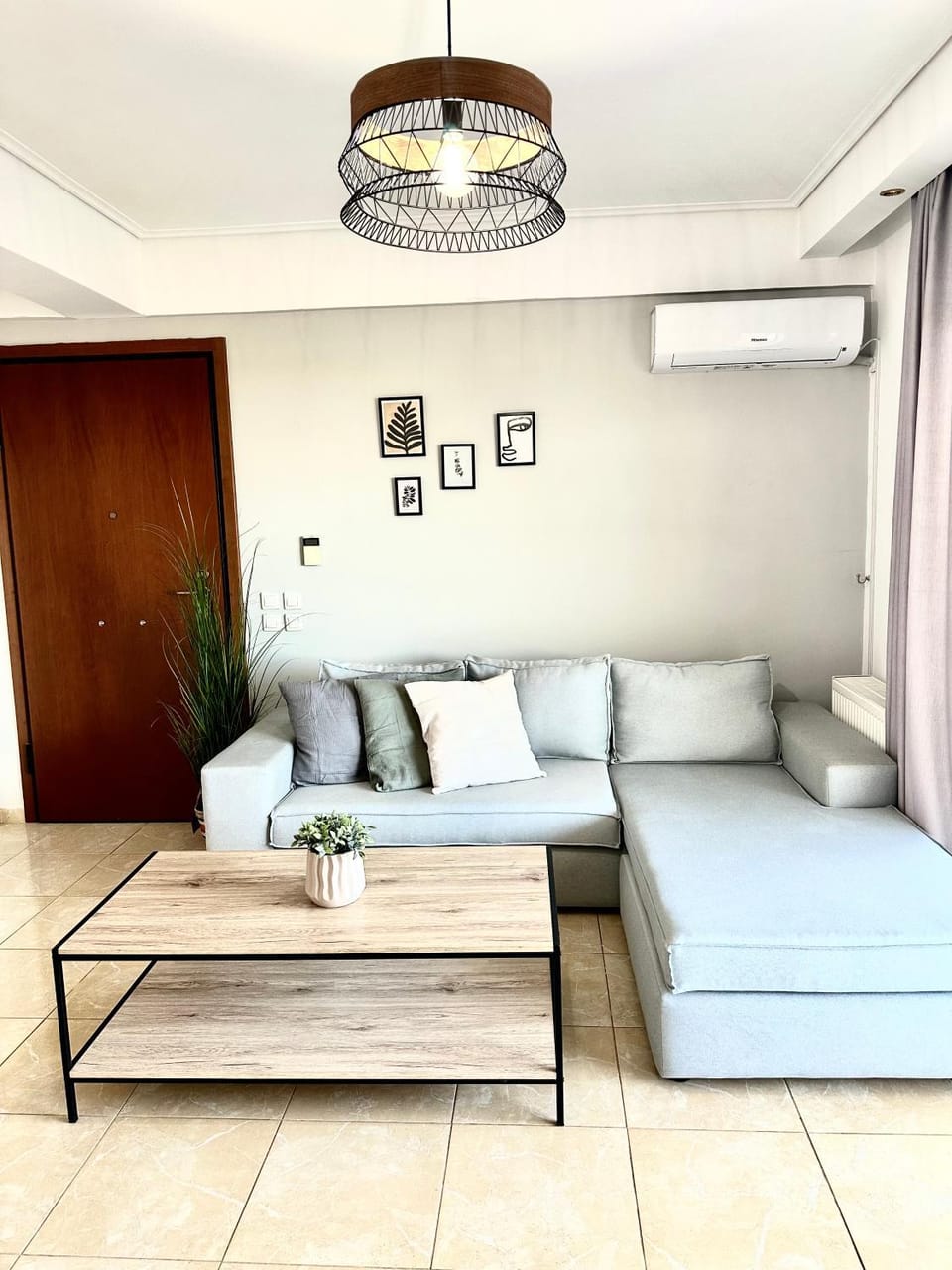 Living room, Seating area, air conditioner