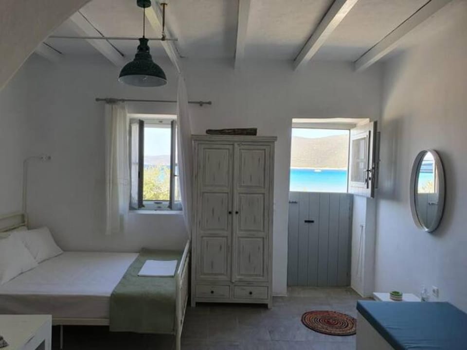 Merope seaside house House in Milos