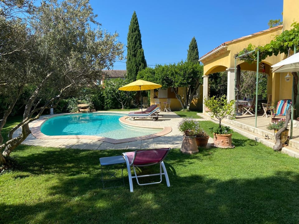Studio bord de piscine Apartment in Provence-Alpes-Côte d'Azur