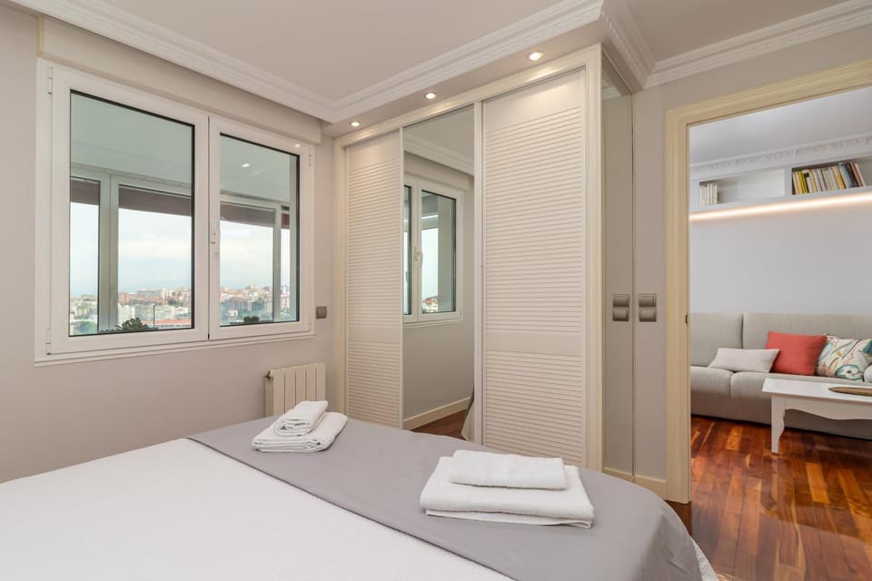 Bed, Photo of the whole room, Bedroom, towels, wardrobe