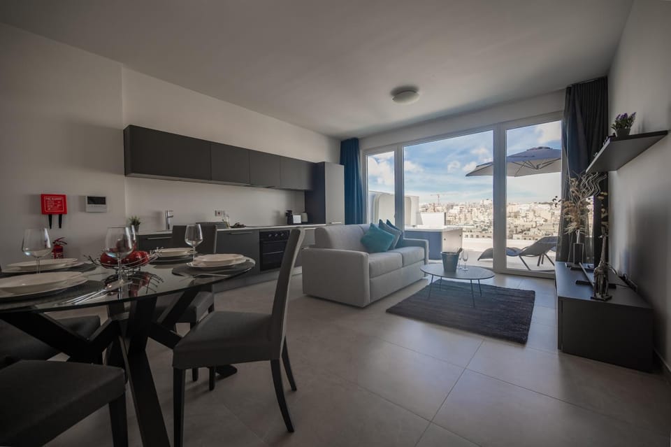 TV and multimedia, Balcony/Terrace, Living room, Seating area, Dining area