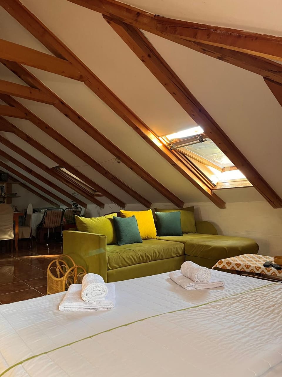 Bed, Seating area, towels