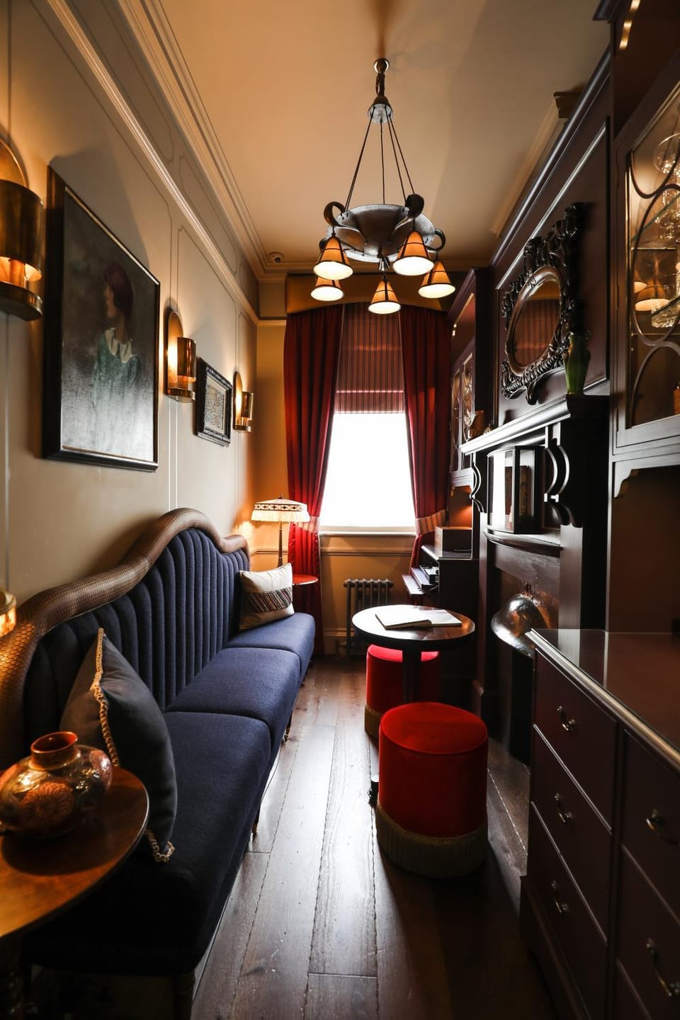 Lounge or bar