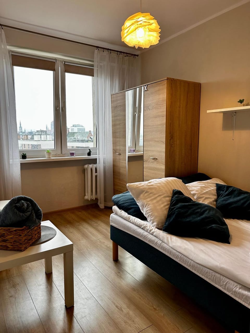Bed, Living room, Photo of the whole room, Seating area, Bedroom, towels, towels, wardrobe