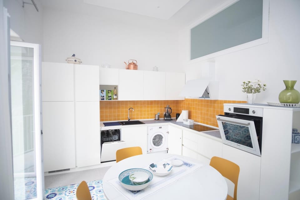 Kitchen or kitchenette, Dining area, Food, dishwasher, pet friendly, stove, toaster