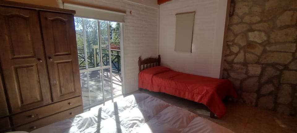Property building, Nearby landmark, Bed, Balcony/Terrace, Photo of the whole room, Bedroom, City view, Landmark view, Mountain view, Street view, Area and facilities, locker, wardrobe