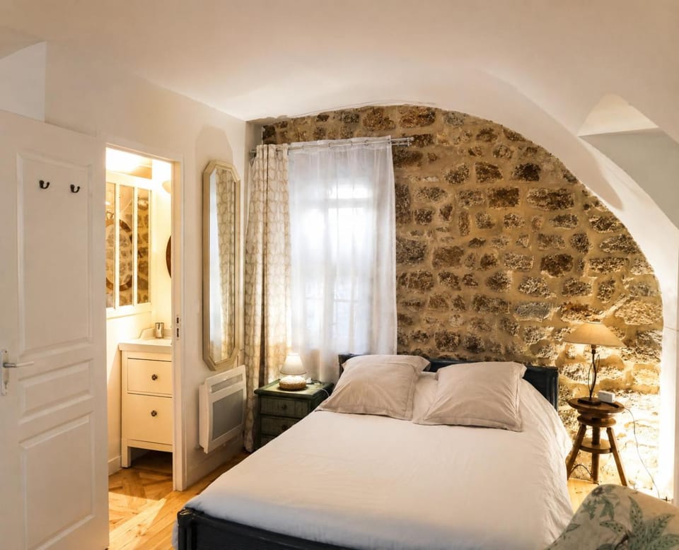 Bed, Bathroom, Photo of the whole room, Bedroom