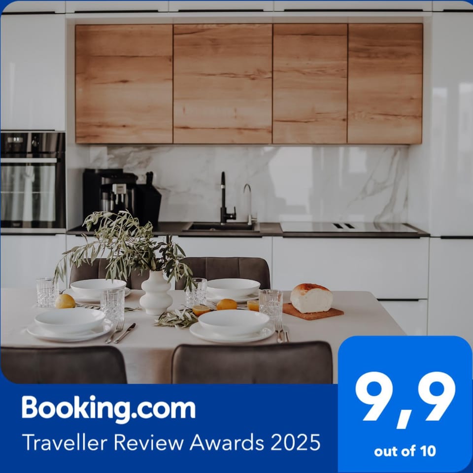 Property logo or sign, Kitchen or kitchenette, Certificate/Award