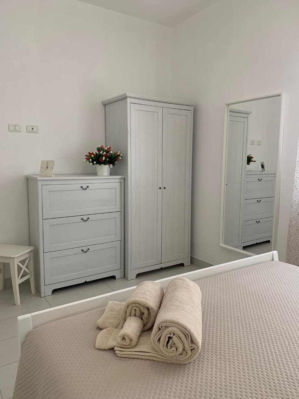 Bed, Photo of the whole room, Bedroom, towels, wardrobe