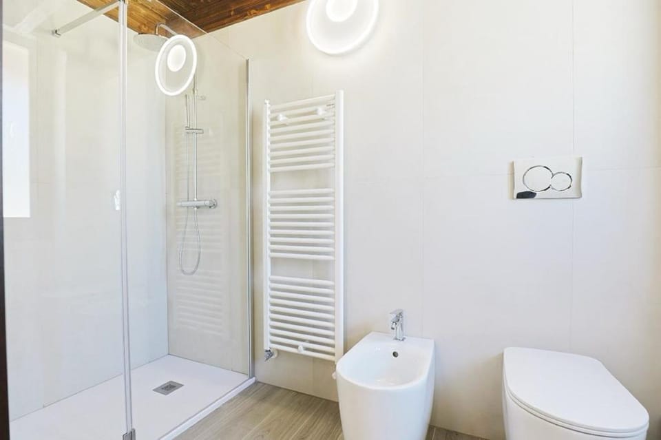 Shower, Bathroom, towels