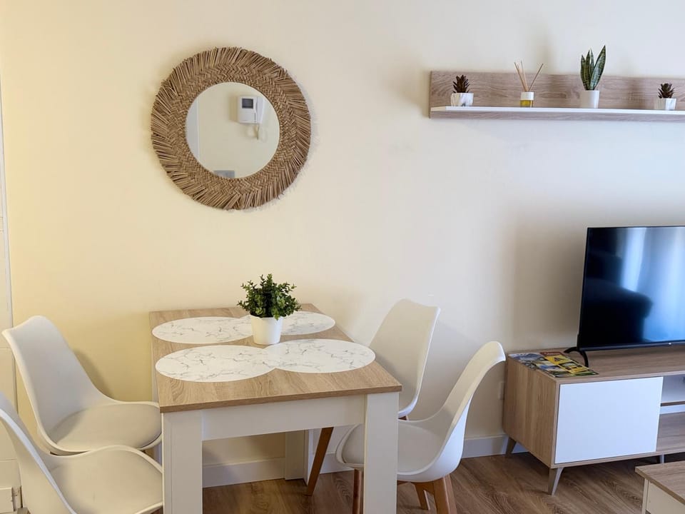 TV and multimedia, Dining area