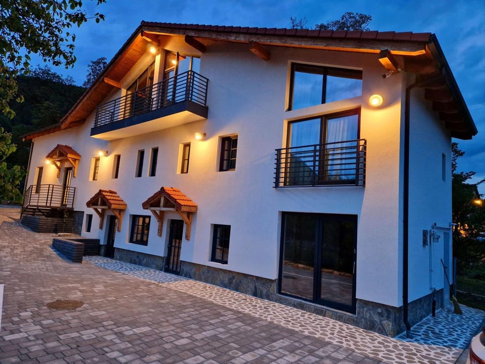 Property building, Day