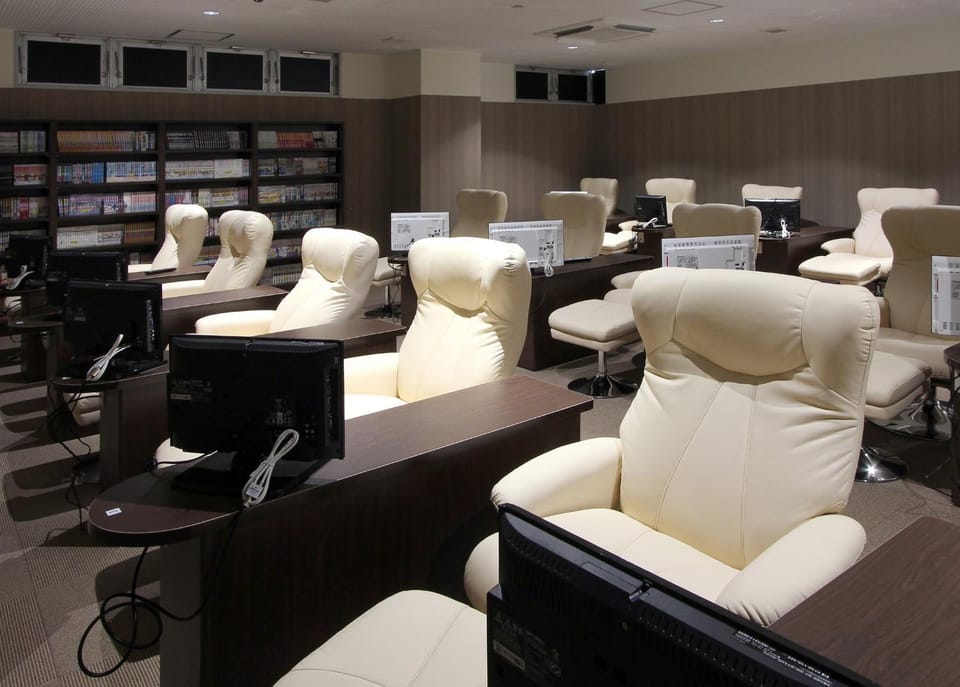 Rifure Iwaki Ekimaeten-Male Only Capsule hotel in Japan