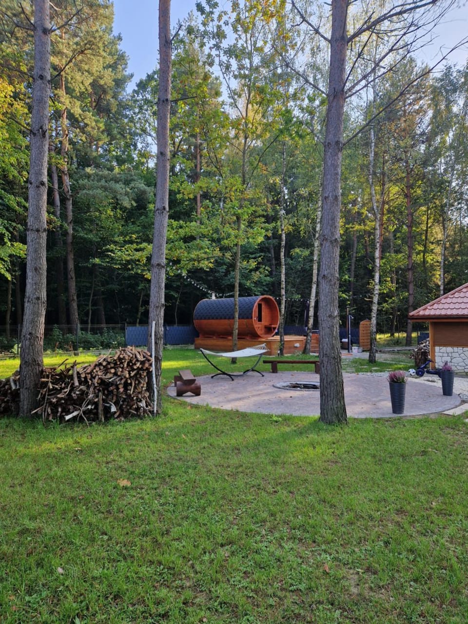 Natural landscape, BBQ facilities, Hot Tub, Sauna