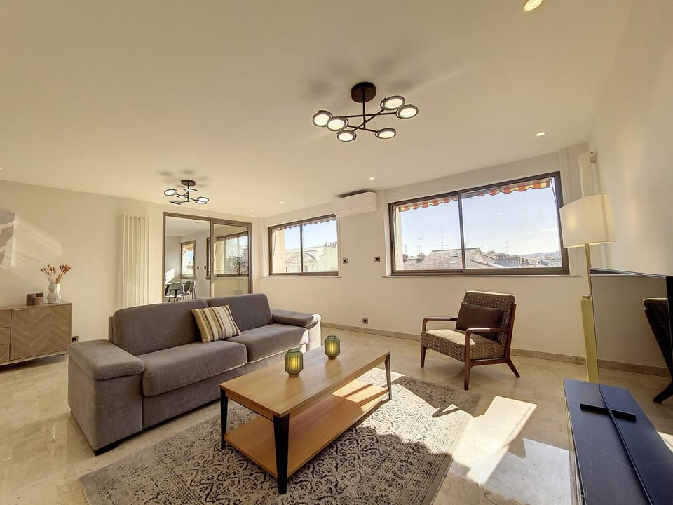 TV and multimedia, Living room, Seating area