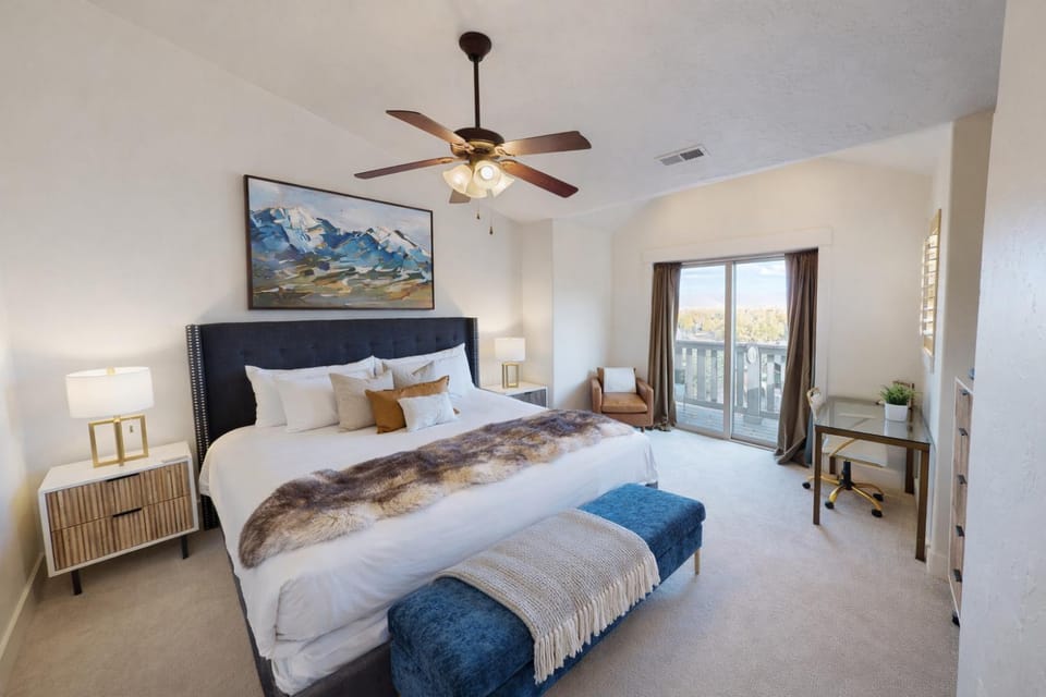 5410 Cross Country Mountain Ski Getaway with Hot Tub Pool House in Summit Park