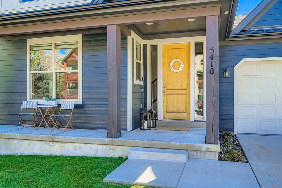 5410 Cross Country Mountain Ski Getaway with Hot Tub Pool House in Summit Park