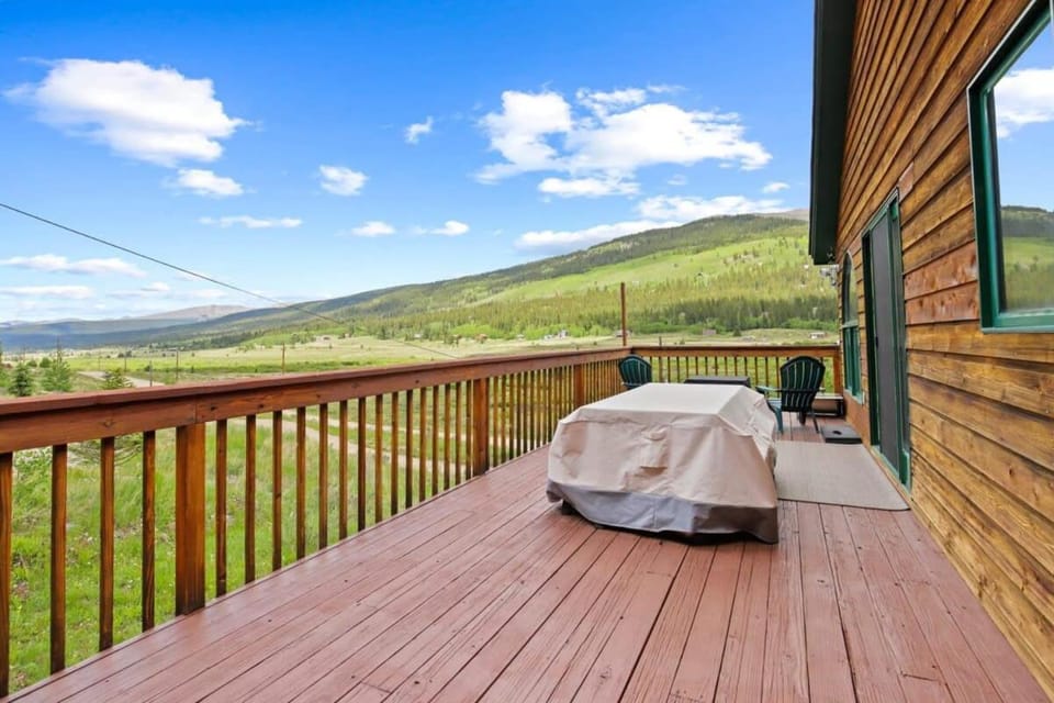 Gorgeous 4BR Home with an Amazing Mountain Setting House in Park County