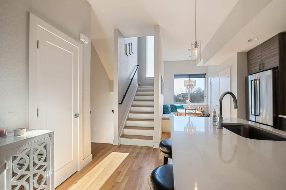 2 BDR Home Roof Deck plus Walk to Broncos and Sloans Lake House in Denver