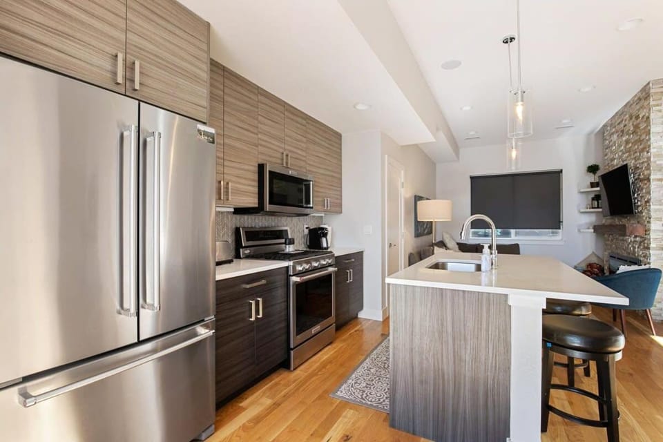 2 BDR Home Roof Deck plus Walk to Broncos and Sloans Lake House in Denver