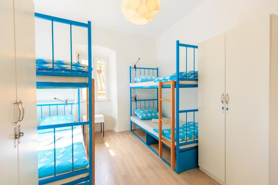 Bed, bunk bed