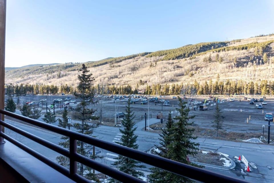 2BR Ski In Ski Out Keystone Condo Walk to Slopes House in Keystone