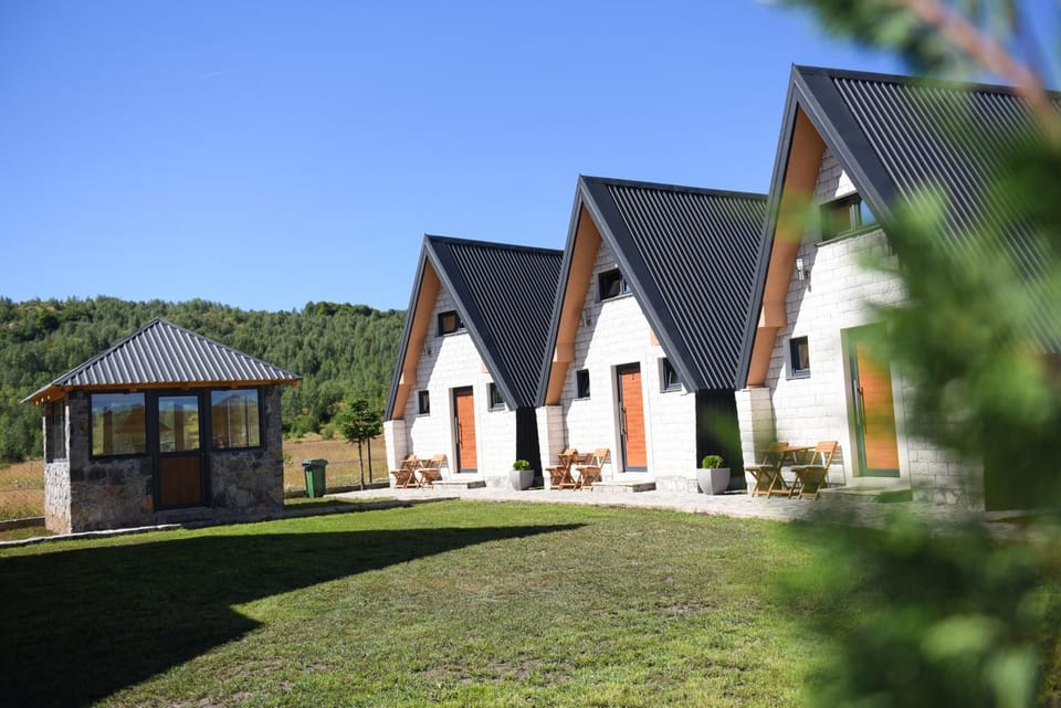 ''ARIJA'' Cozy Weekend Cottage House in Montenegro