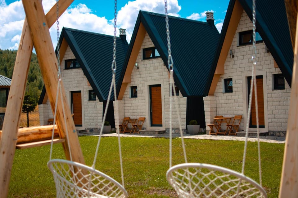 ''ARIJA'' Cozy Weekend Cottage House in Montenegro