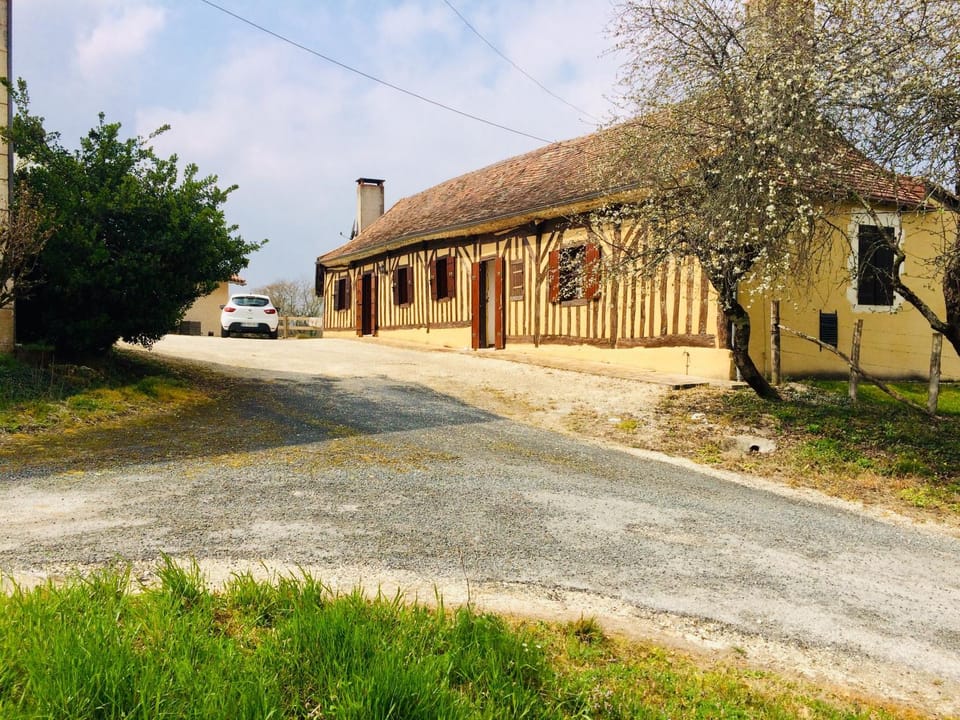 La Tuillière House in Nouvelle-Aquitaine