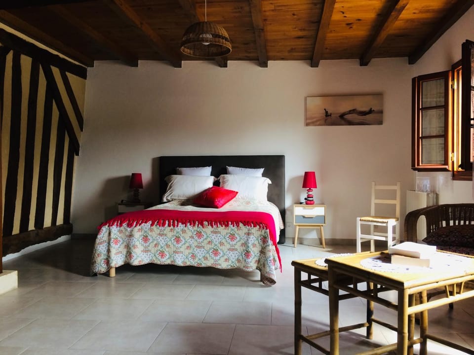 La Tuillière House in Nouvelle-Aquitaine