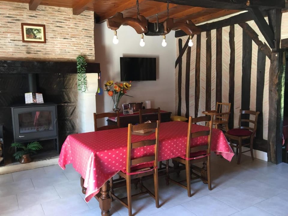 La Tuillière House in Nouvelle-Aquitaine