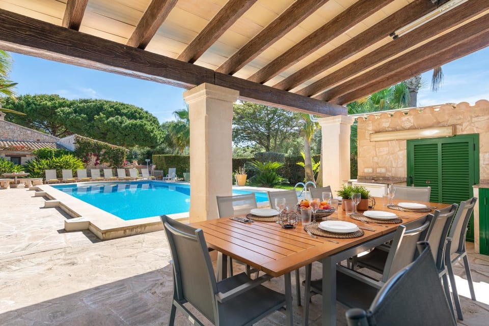 New! Villa Ses Rodes, Pool, Wifi, Bbq, Jacuzzi, Air-Conditioning 2025 Villa in Portocolom