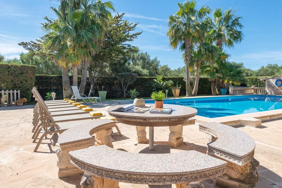 New! Villa Ses Rodes, Pool, Wifi, Bbq, Jacuzzi, Air-Conditioning 2025 Villa in Portocolom