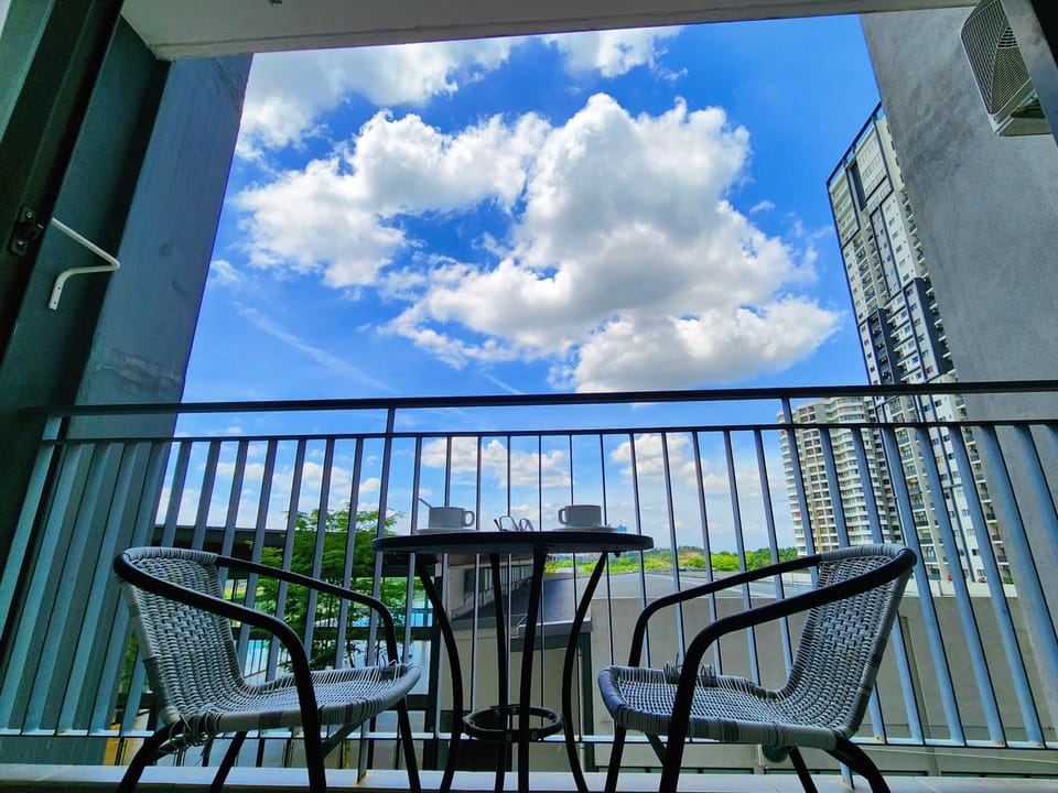 Patio, View (from property/room), Balcony/Terrace