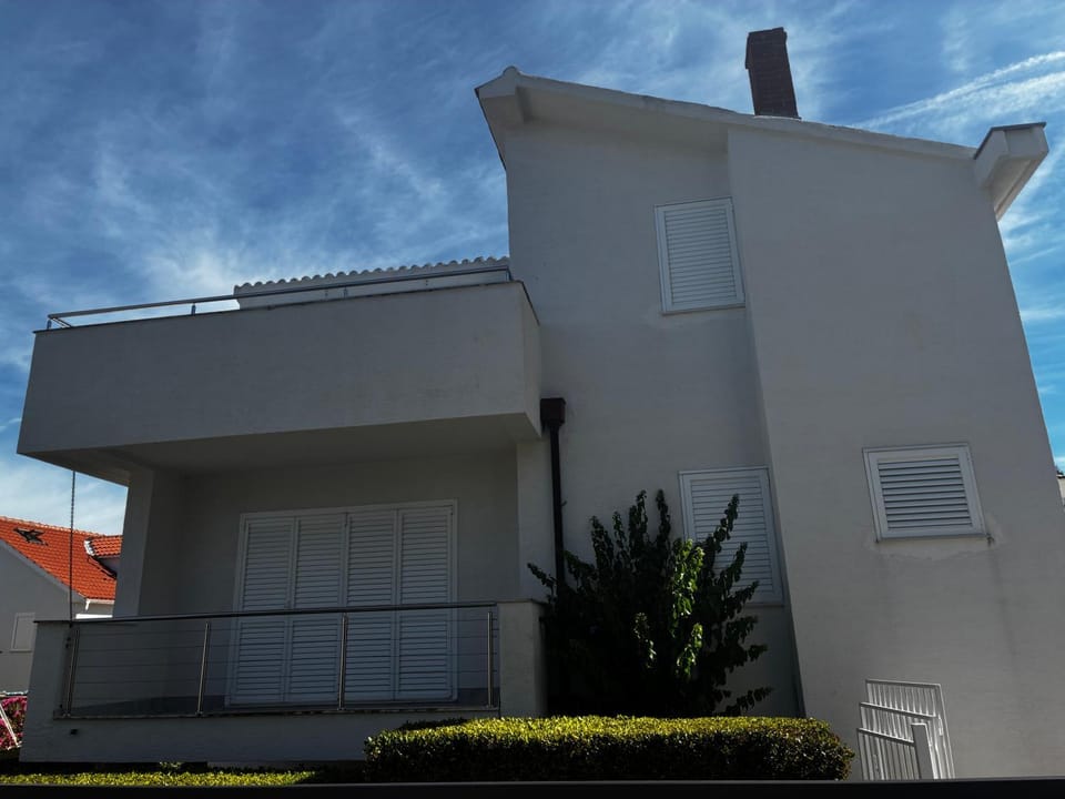 Red Hill Beach House - stunning 3-story residence House in Šibenik-Knin County, Croatia
