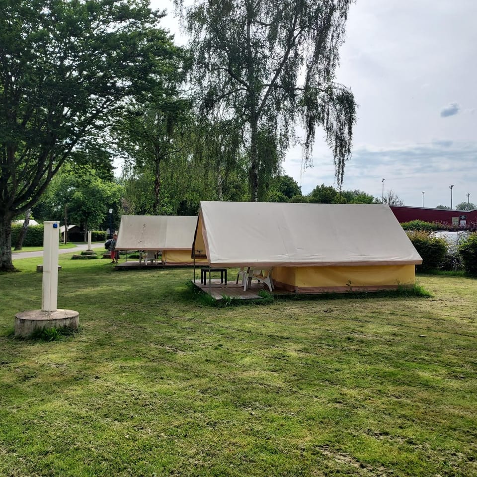 Camping Onlycamp des Halles Campground/ 
RV Resort in Bourgogne-Franche-Comté