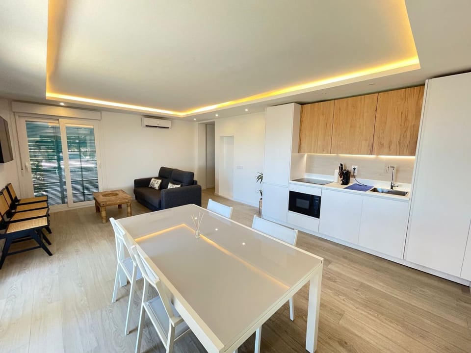 Kitchen or kitchenette, Living room, Dining area, stove