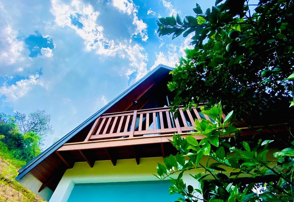 Tea cabin by Hoyts Cabin in Sri Lanka