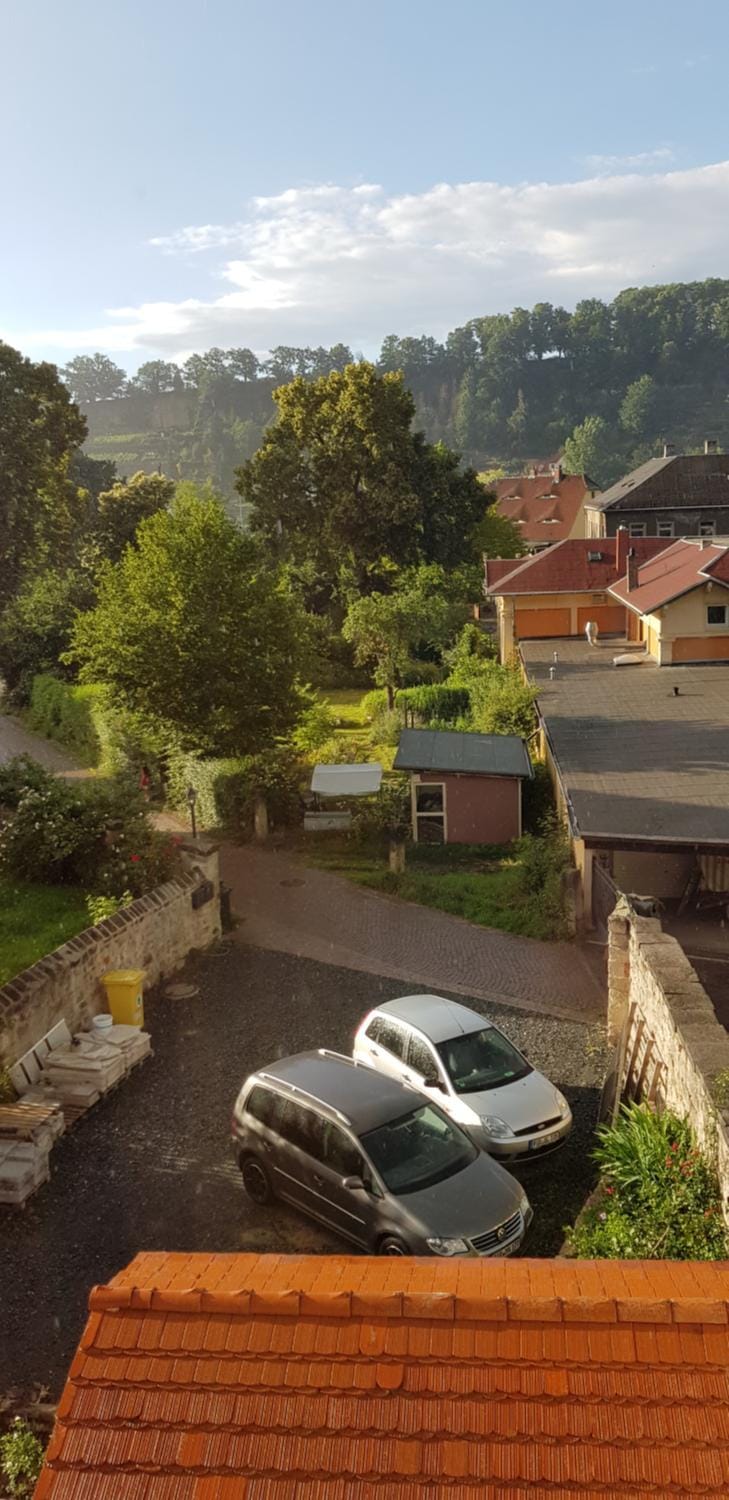 Day, Neighbourhood, Natural landscape, Mountain view, Parking