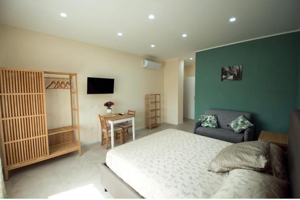 TV and multimedia, Bedroom, air conditioner