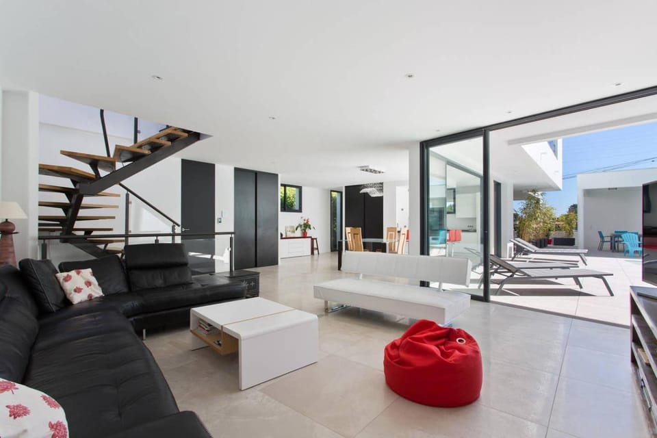 Communal lounge/ TV room, Living room, Seating area