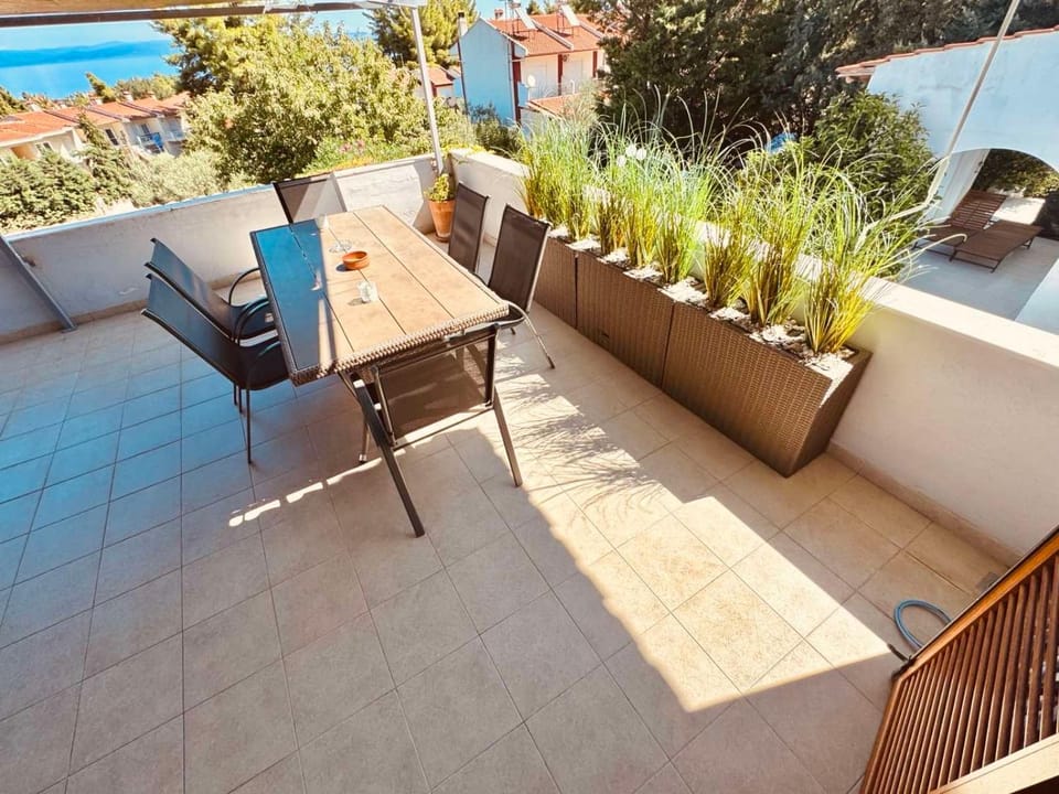 Quiet Panoramic Sea View Home -Large Balcony House in Halkidiki