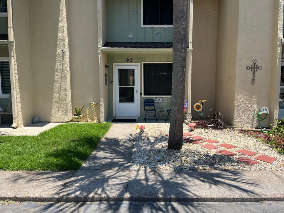 Property building, Facade/entrance