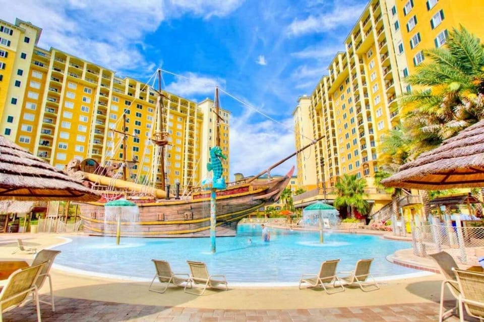 Pool view, Swimming pool