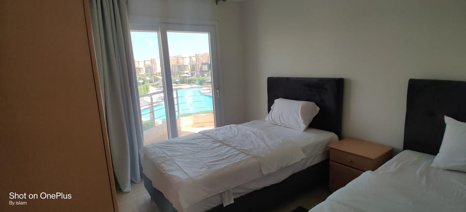 Bed, Photo of the whole room, Bedroom, Pool view, Swimming pool