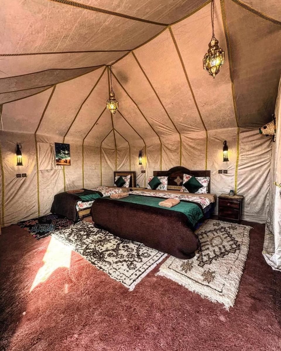Bed, Living room, Photo of the whole room, Bedroom