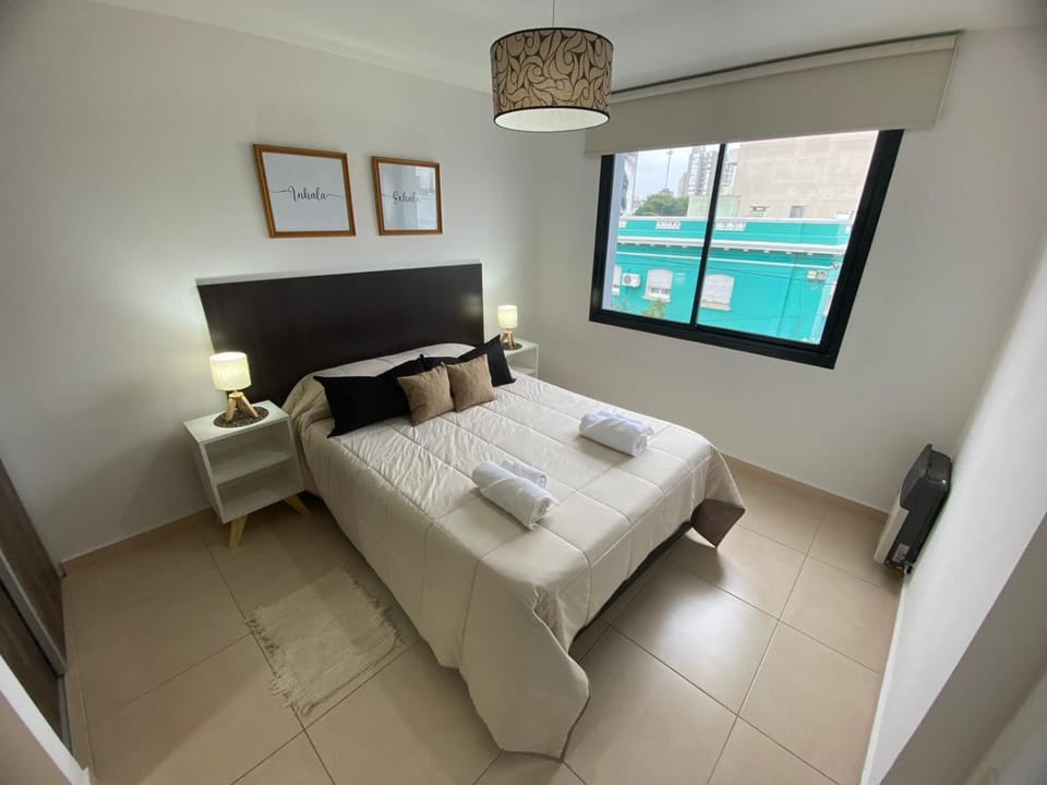 Bed, Photo of the whole room, towels