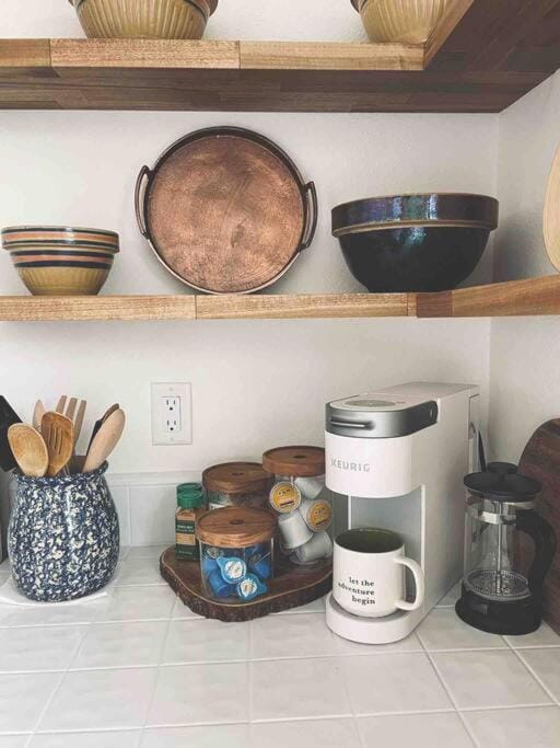 @wild_olive_den ~ Serene Weekend Getaway Cabin Cabin in Running Springs