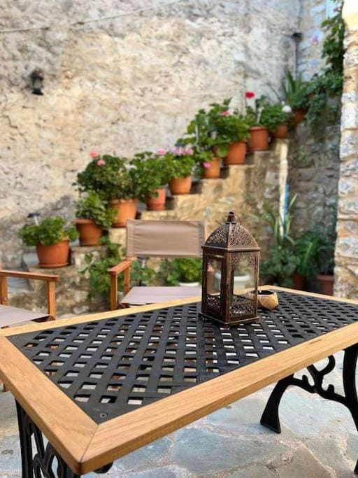 Lucy's Home Apartment in Messenia