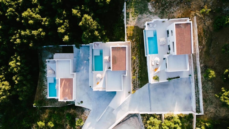 Property building, Day, Neighbourhood, Bird's eye view, Pool view, Swimming pool